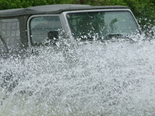 jeep_river_crossing-320x240.jpg